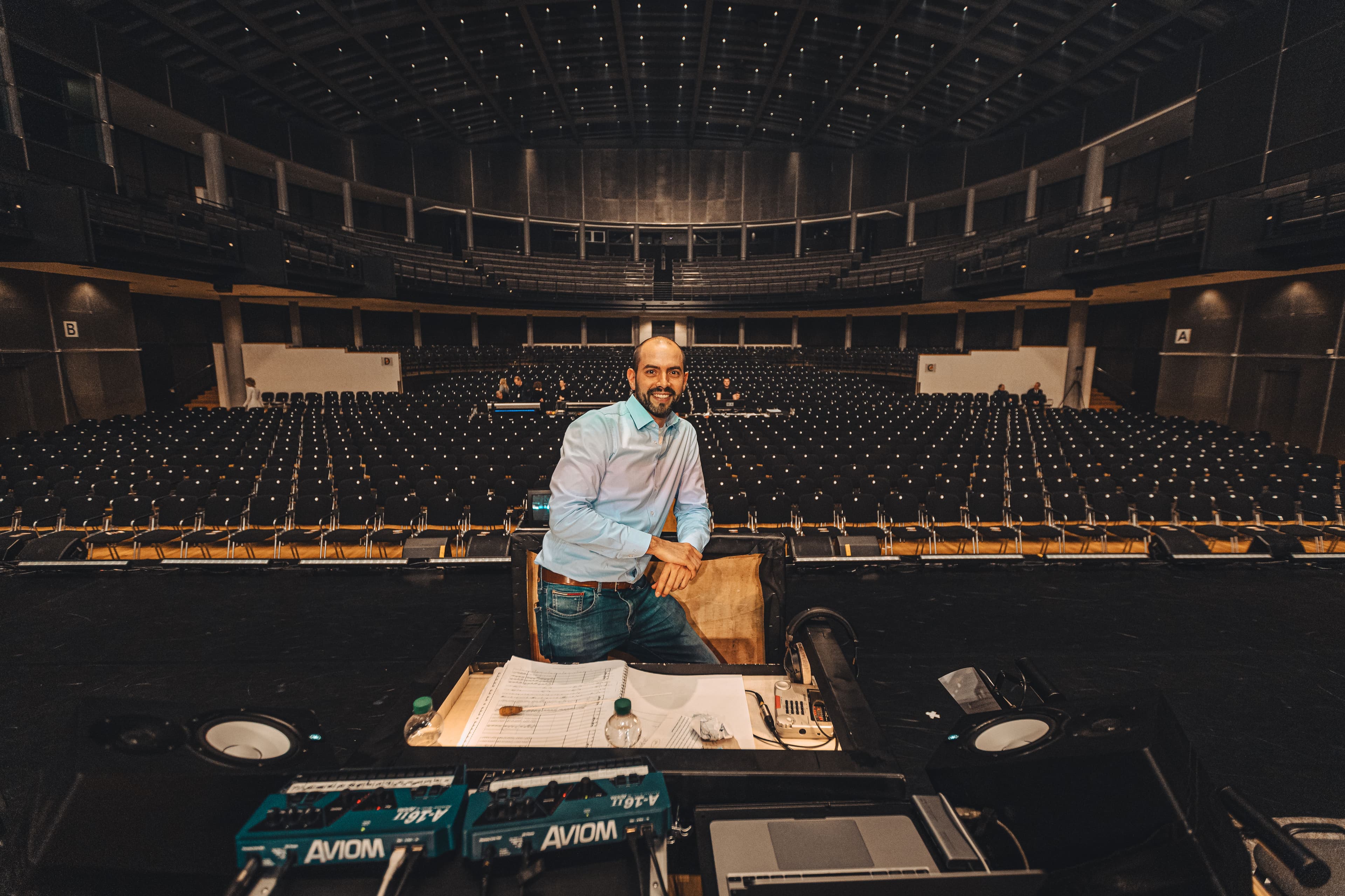 Tobias Richter bei einer Symphonic-Pop-Produktion